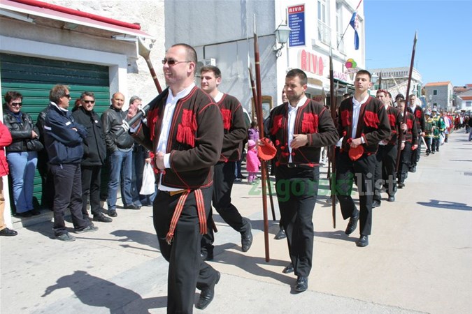 zagorje_festival_zudija_vodice_smotra_zagorski_kuburasi_vatrogasci_mazoretkinje_lobor_marija_bistrica_09042012_08.jpg