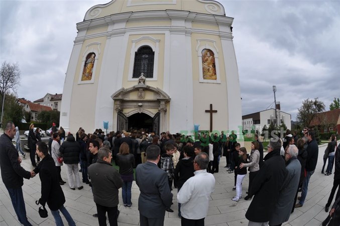 zagorje_zabok_crkva_misa_uskrs_pucanje_kubure_kuburaši_grof_kulmer_08042012_28.jpg