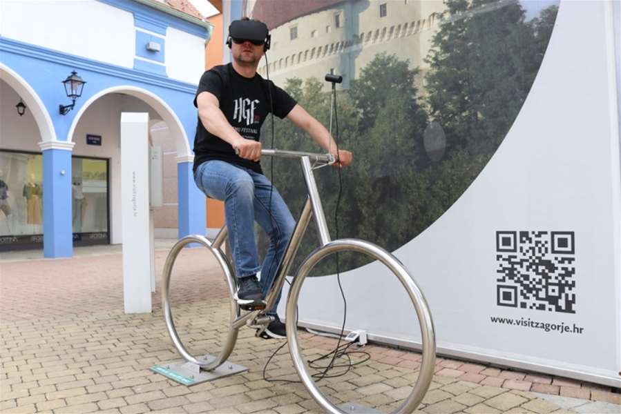 Virtualno bicikliranje.JPG