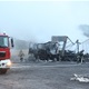Izgorjela tri kamiona na parkiralištu u Malom Bukovcu, u tijeku gašenje požara
