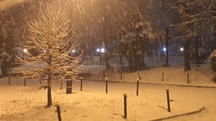 Gust snijeg padao je tijekom noći u Zagorju