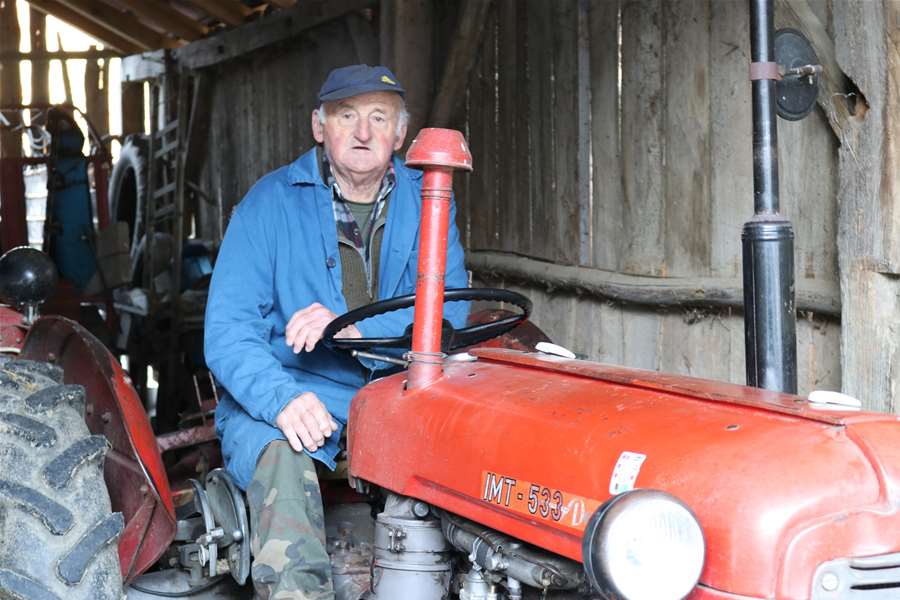 Rudolf Brundić na svom traktoru