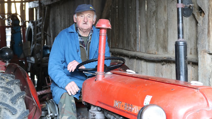 Rudolf Brundić na svom traktoru