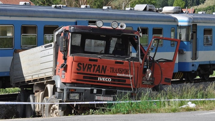zagorje_prometna-nesreća, vlak, kamion, budinščina, 03_20052013 (2).jpg