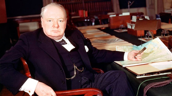 Winston-Churchill-1945-011.jpg