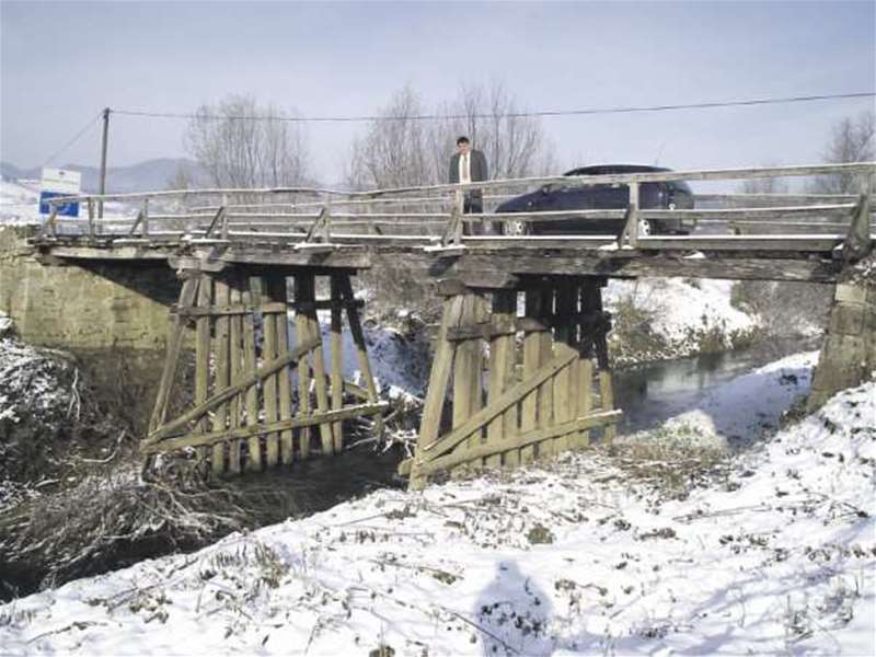 p_761154Oronuli stari drveni most u Miljani (600 x 450).jpg