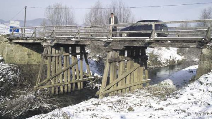 p_761154Oronuli stari drveni most u Miljani (600 x 450).jpg