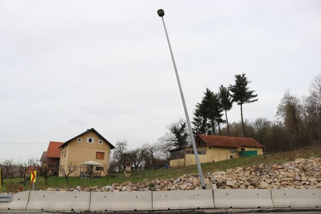 Dvije godine nakon izgradnje, nova državna cesta kod Bračaka se raspada