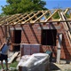 Nakon što mu je kuća teško stradala u potresu, Zlatko Skočak iz Globočca uz pomoć prijatelja gradi novu
