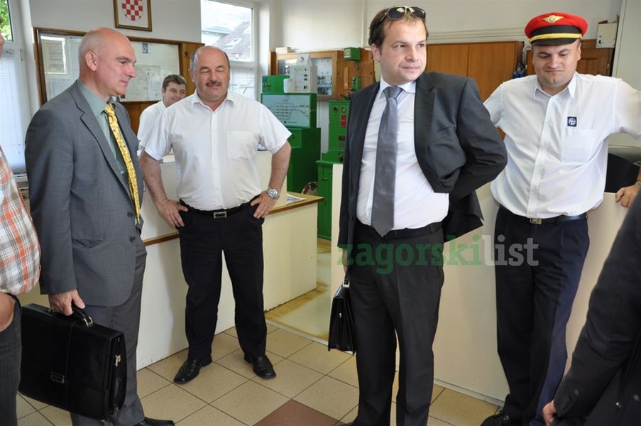 zagorje_ministar_hajdas_doncic_putuje_vlakom_11052012_07.jpg