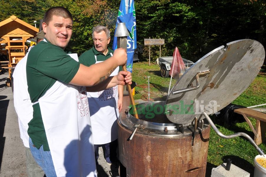 zagorje_gljivarijada_stubakima_manifestacija_branje_gljive_pila_drustvo_maglen_20102012_12.jpg