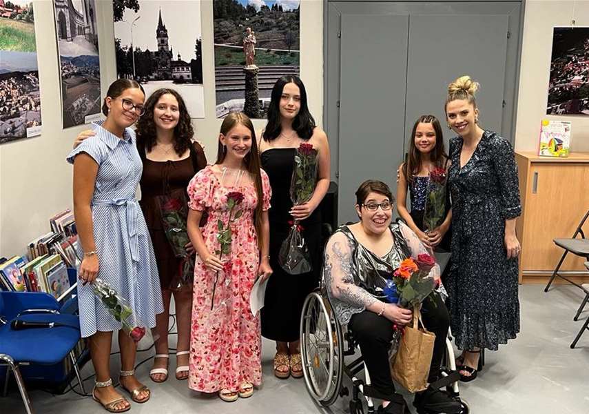 Koncert Učenica pjevanja iz klase profesorice Valentine Mekovec Gabud4.jpg