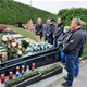 Zapaljene svijeće u spomen na poginule hrvatske branitelje u Desiniću