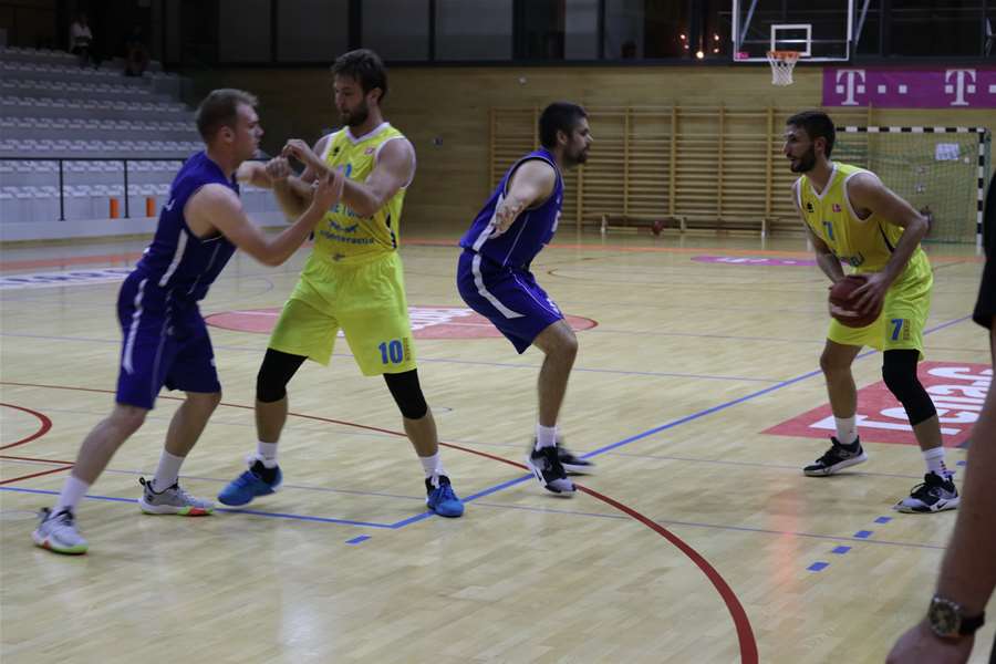 web košarka sonik - zabok.jpg