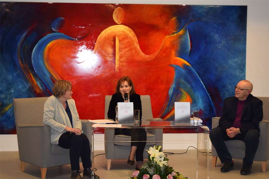 Predstavljena knjige Snježane Husinec2.JPG