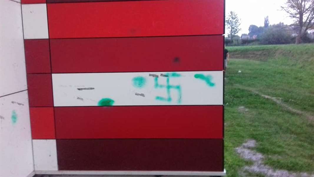 grafiti škola i dvorana