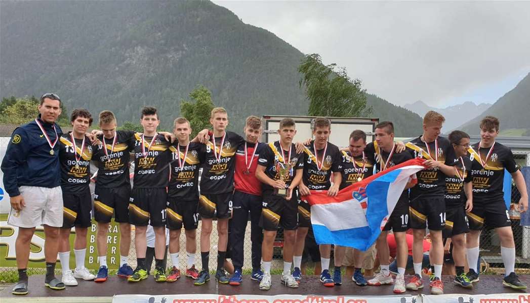 SPORT 9.7._RUKOMET KADETI RK BEDEKOVČINA OSVOJILI TURNIR U ITALIJI2.jpg