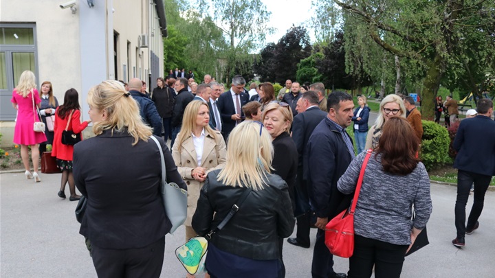 ljudi vani.JPG