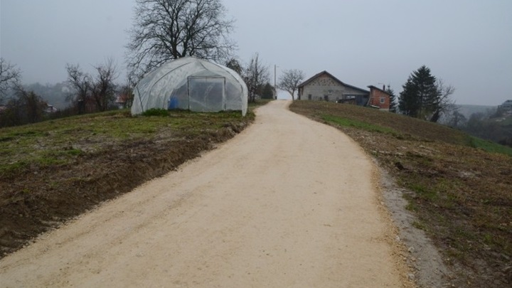 gornja stubica nerazvrstane ceste.jpg