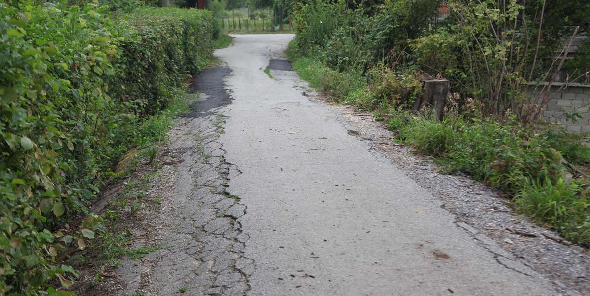 strmec loša cesta.jpg