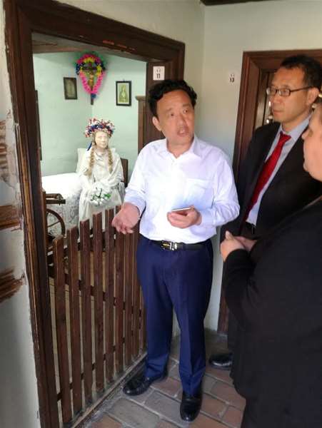 kinezi u kumrovcu 3.jpg