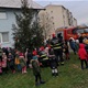NAJSLAĐA ‘INTERVENCIJA’ Vrtićki mališani okitili bor ispred Općine Konjščina uz pomoć vatrogasaca