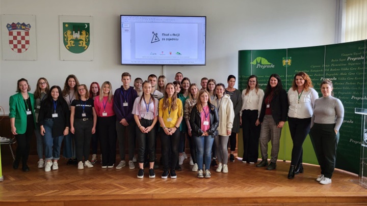 mladi u pregradi.jpg