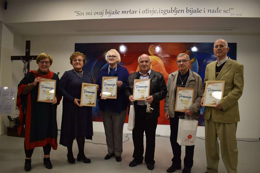 Na natječaj za 25. Recital Josip Ozimec pristigla 223 rada.JPG