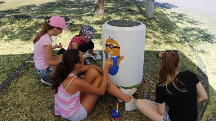 Oslikani koševi na bistričkom parkiralištu 2.JPG