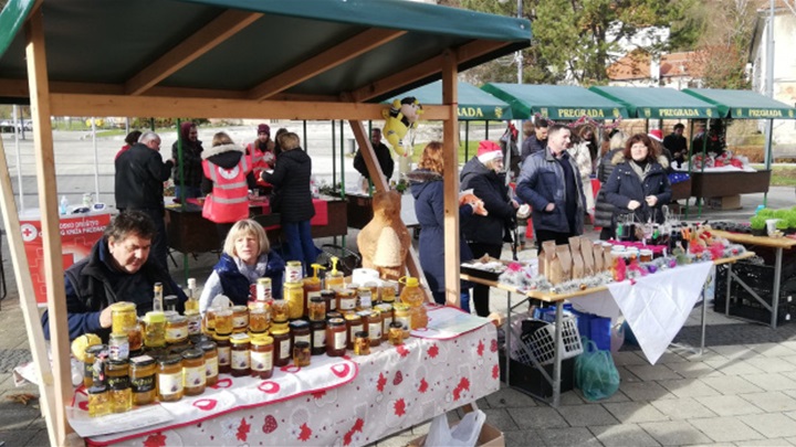 Božićni sajam u Pregradi.jpg