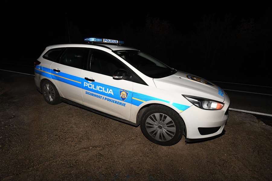 policija noć