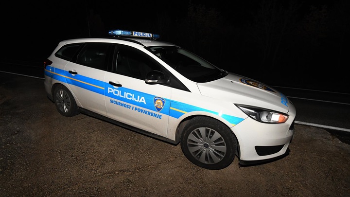 policija noć