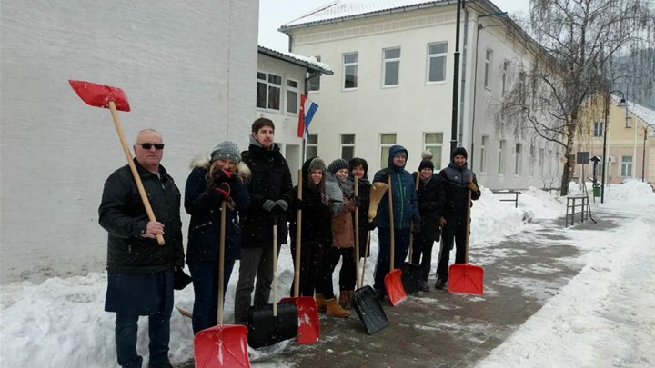čišćenje oko škole