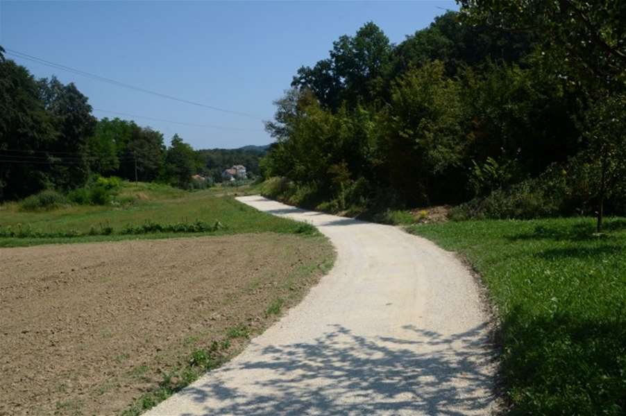 gornja stubica nerazvrstane ceste.jpg