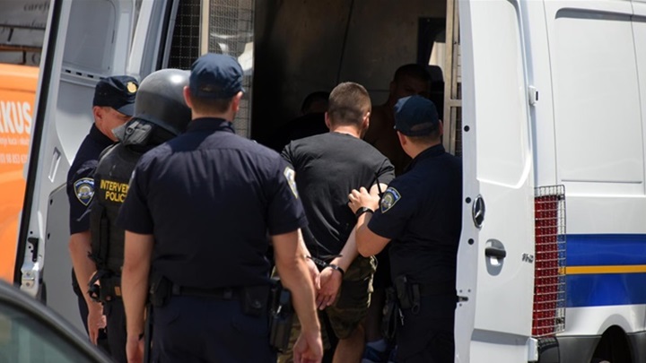 policija deložacija Pixsell