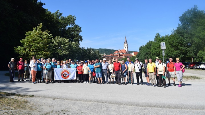Bistričkom obilaznicom Za dušu i tijele Mirko Fulir 60-tak planinara 1.JPG