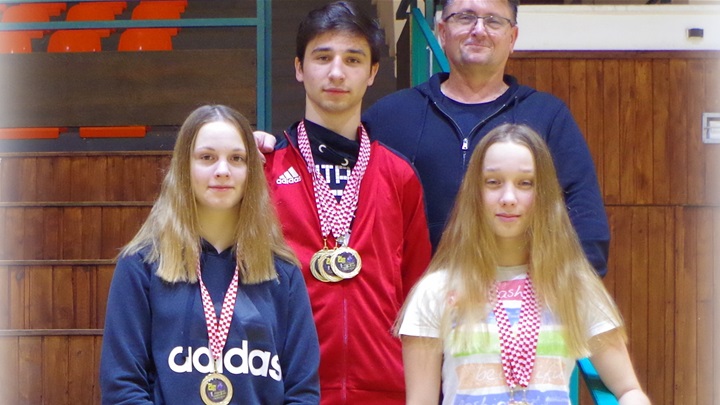 SPORT 19.11._KICBOXING Ekipa Zmaja u Kutini.jpg