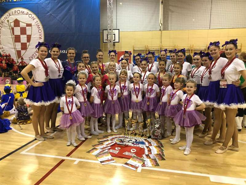 zlatarbistričke mažoretkinje