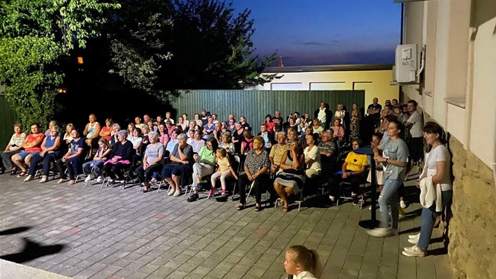 AKUD 'Žensko kazalište' iz Jesenja nasmijalo brojnu publiku1.jpg