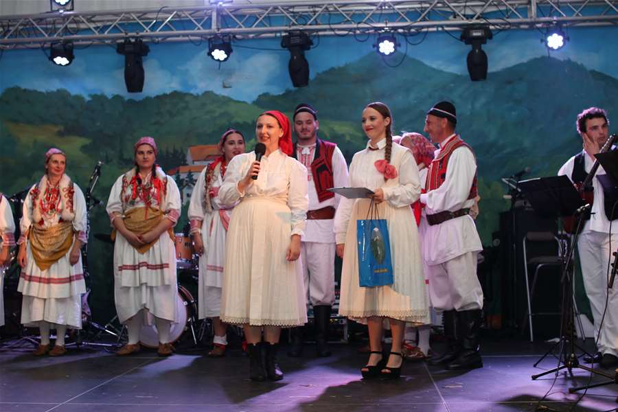 večer folklora