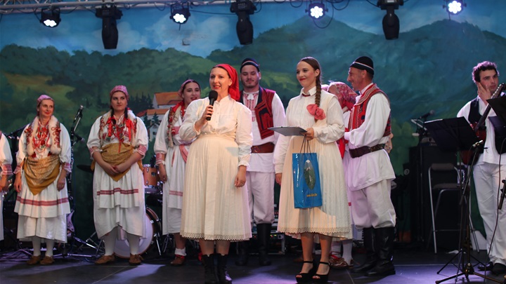 večer folklora