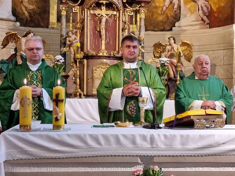 Uvođenje u službu župnika misa 1.jpg