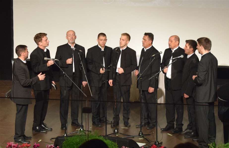 Klapa Bistrica sjajnim koncertom proslavila 20. rođendan1.JPG