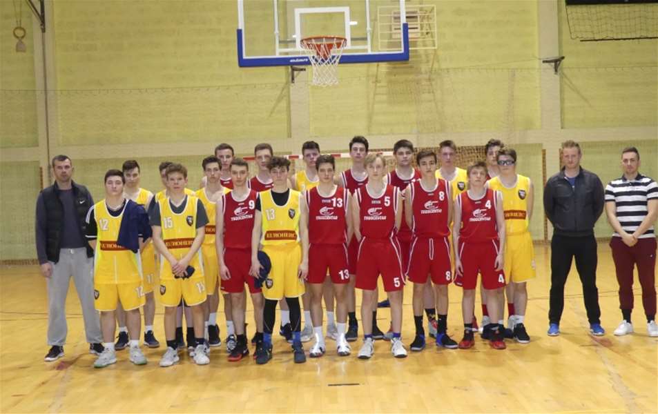 Zajednička fotografija juniora Krapine i Zaboka.jpg