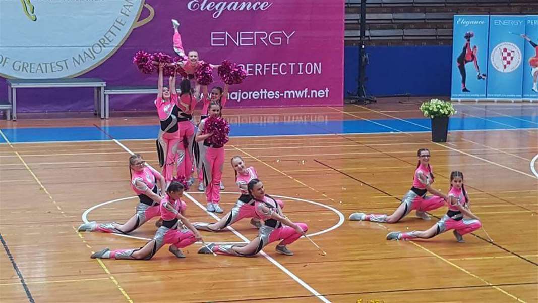 bedekovčanske mažoretkinje.jpg