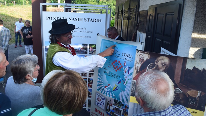 Putovanje ''Po staza naših starih'' i u Lazu Bistričkom6.JPG