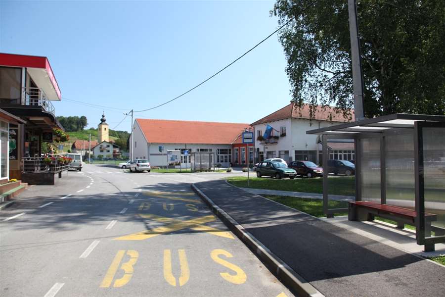 mače