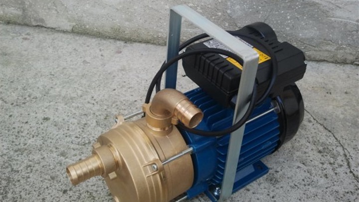 policija - pumpa.jpg