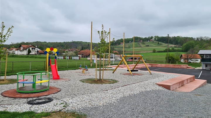 Dječji park Brezova.jpg