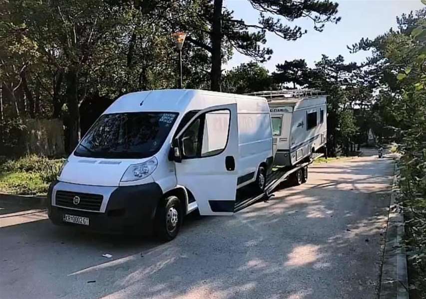 kamperica za potresom pogođena područja